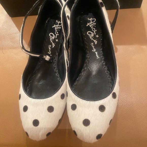 Alice & Olivia polka dot calf hair ballet flats with ankle strap. Size 8 1/2 - Picture 4 of 11